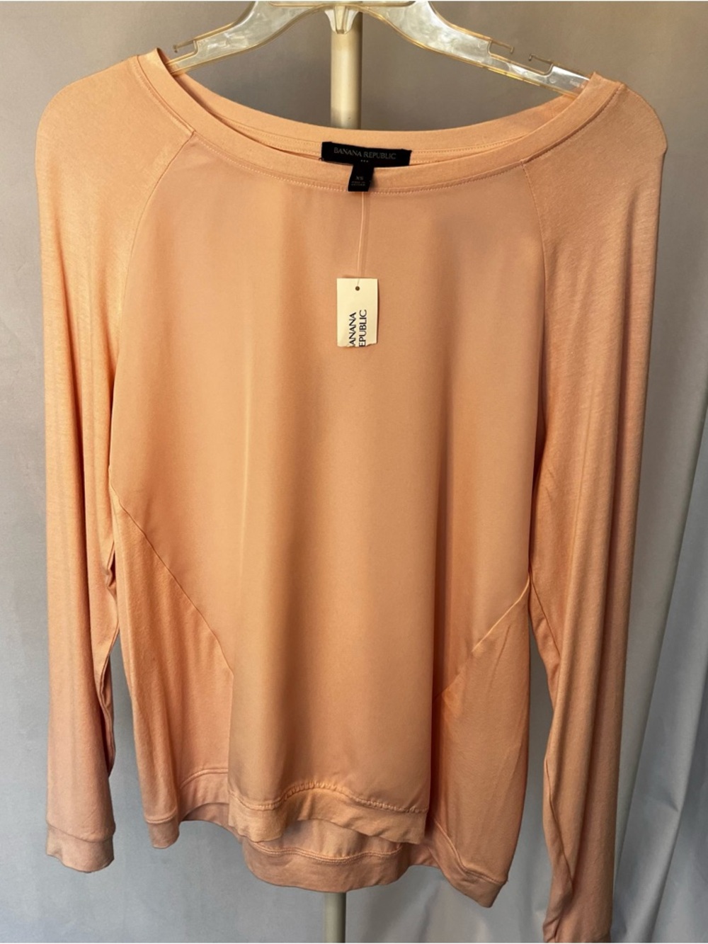 NWT Banana Republic XS Pale Peach Top